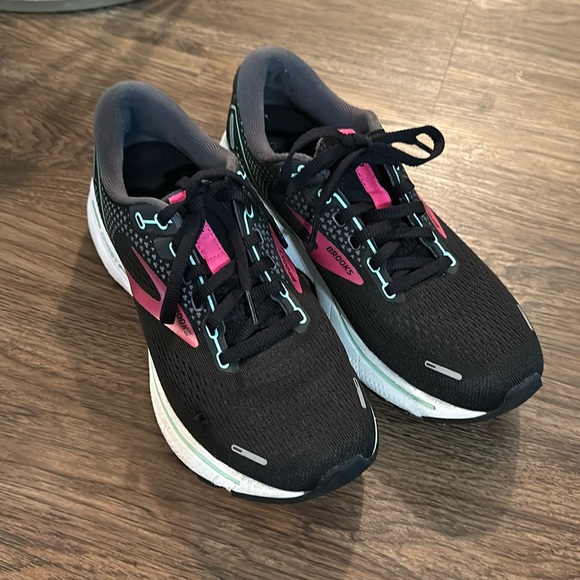 Brooks Shoes - Brooks Ghost Sneakers